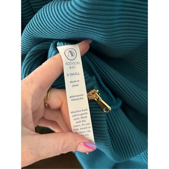 NWT Addison Bay Everyday Ribbed Crewneck In Blue Crush Size XS $168 MSRP - Picture 10 of 10
